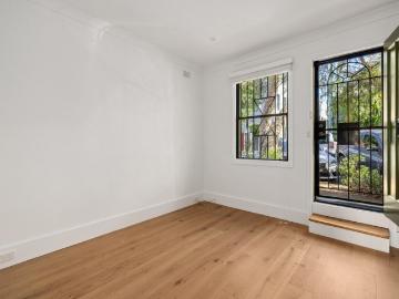 Stylish Corner Terrace in Prime Inner City Cul de Sac