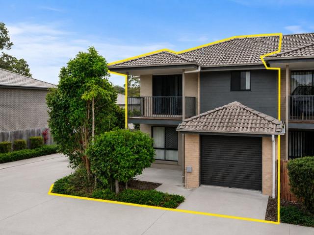 Stylish Corner Townhouse with Privacy & Modern Comfort