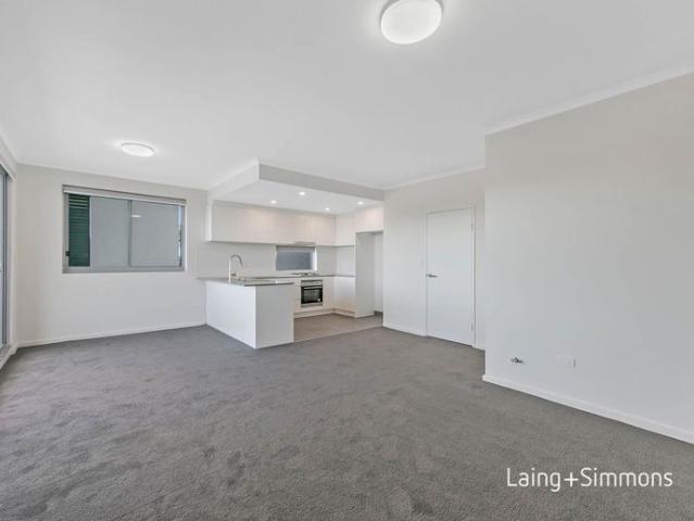Stylish corner apartment with wraparound balcony