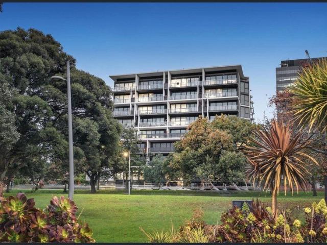 Stylish Corner Apartment with Breathtaking Views in Box Hill