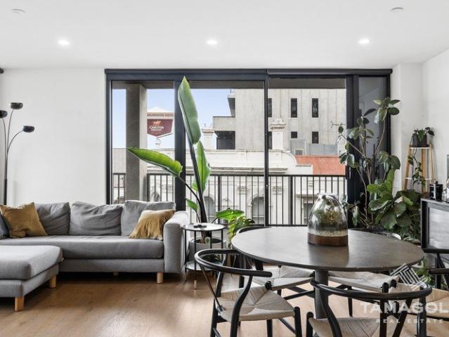 Stylish Corner Apartment with Exceptional Outdoor Living