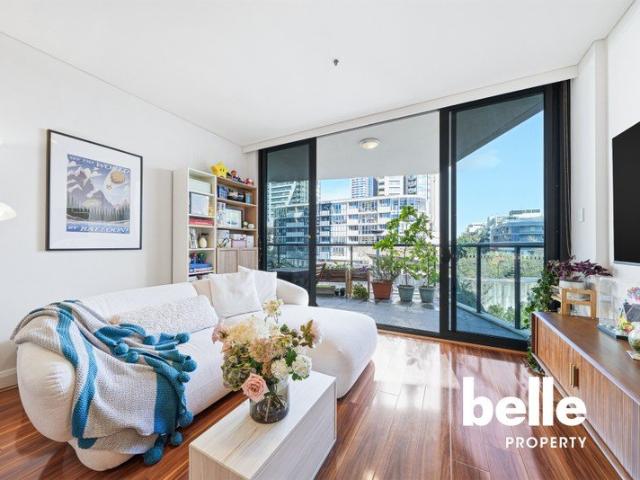 Stylish Corner Residence | Timber Flooring | Generous outdoor entertaining space