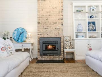 Stylish Cottage on 1 Acre