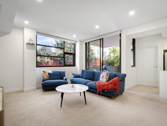 Stylish courtyard apartment