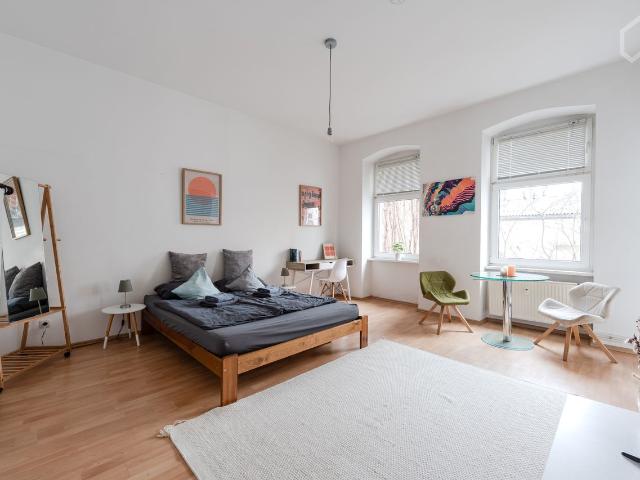 Stylish, cozy apartment Paul Linke Ufer, Berlin Amsterdam Apartments for Rent