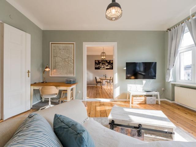Stylish, cozy home + balcony in Kreuzberg, Berlin, Berlin Amsterdam Apartments for Rent