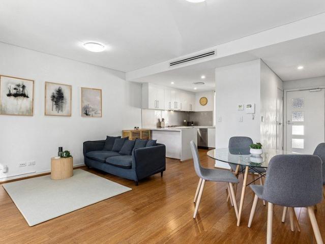 Stylish Dual Level Apartment Offering Exceptional Space & Versatility