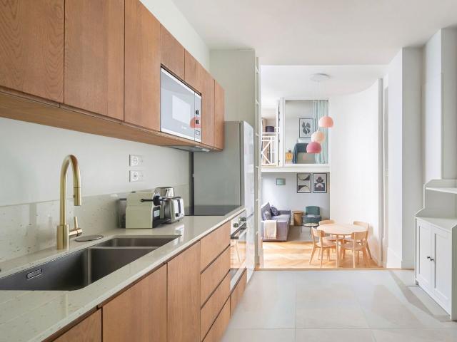 Stylish Duplex in the Heart of Paris, Paris Amsterdam Apartments for Rent