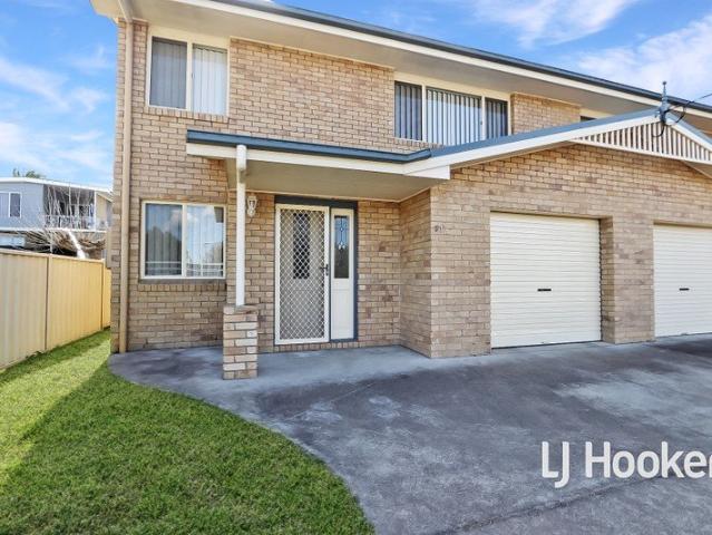 Stylish Duplex on Ross Hill