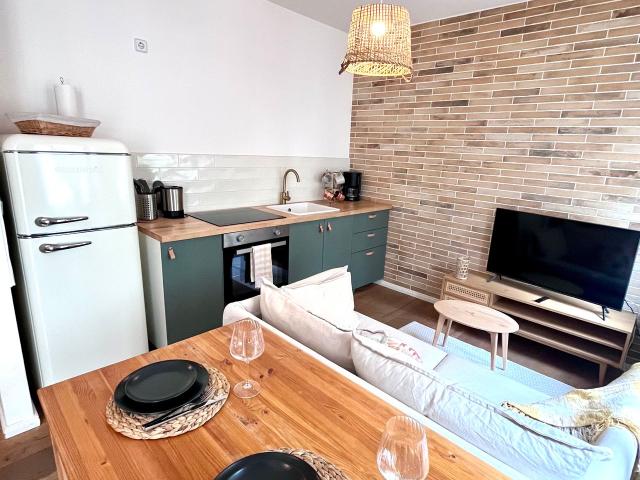 Stylish design apartment with sunny terrace in Leipzig Plagwitz, Leipzig Amsterdam Apartments for Rent