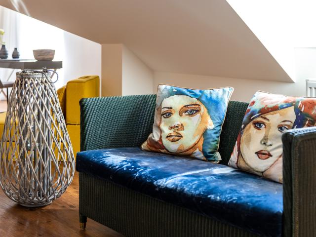 Stylish Design Studio with Air Conditioning at Aliceplatz – Central & Comfortable
