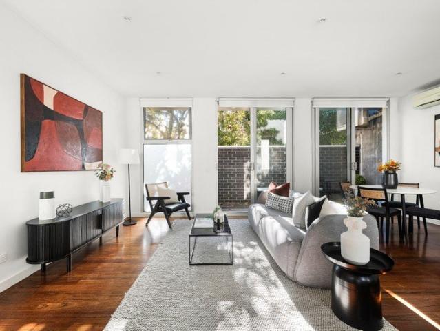 Stylish Designer Apartment in Prime South Yarra Location