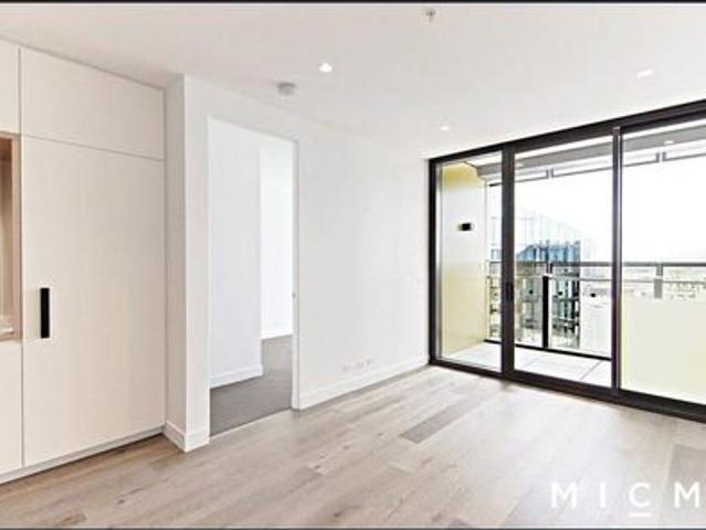 Stylish Docklands Living with Convenience at Your Doorstep