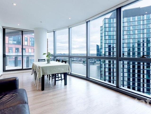 Stylish Docklands Living with Premium Resident Facilities