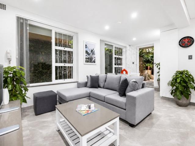 Stylish Double Bay Apartment with Private Garden Entry