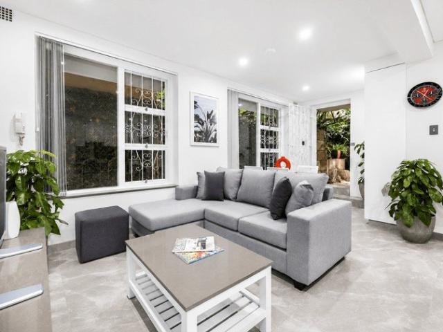 Stylish Double Bay Apartment with Private Garden Entry