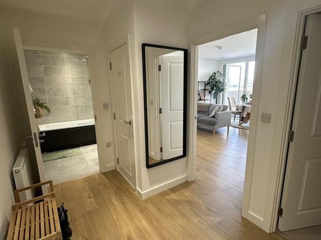 “Stylish Double Room in SE London Flat – All Bills