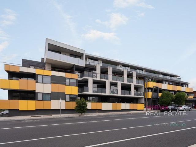 Stylish Double Storey Apartment with City Views