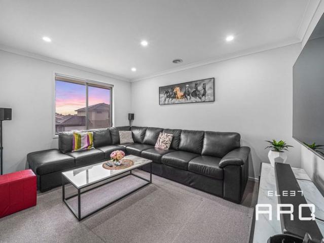 Stylish Double Storey Family Home in Thornhill Park