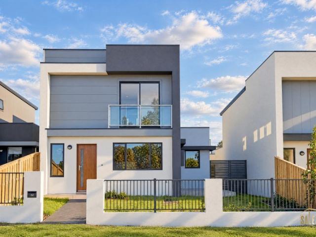 Stylish Double Storey Freestanding 3 Bedroom Residence Perfect for First Home Buyers & Owner Occupiers