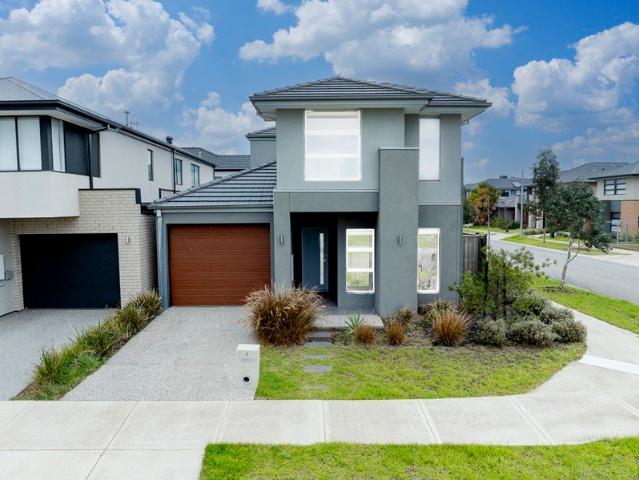 Stylish Double Storey Living Beside Parklands