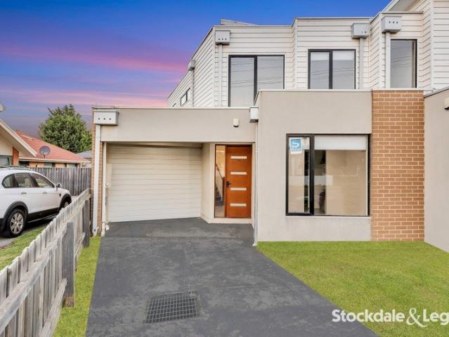 Stylish Double Storey Townhouse with Modern Comfort & Prime Laverton Location