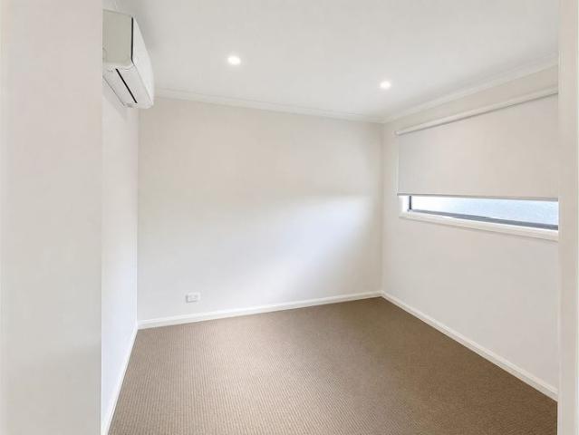 Stylish Double Storey Townhouse with Year Round Comfort