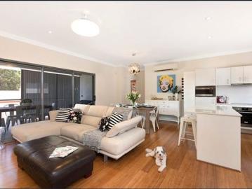 Stylish Executive Townhouse in Boutique Camp Hill Complex