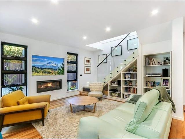 Stylish Executive Living in Prime Mornington