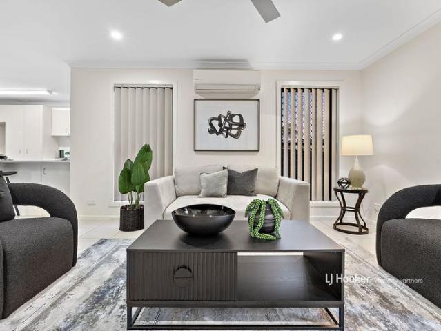 Stylish, Easy Care Family Home in the Sunnybank Hills School Catchment. $880/week. Mid term increase to $940 on 18/03/2027, available on 22/09/2026