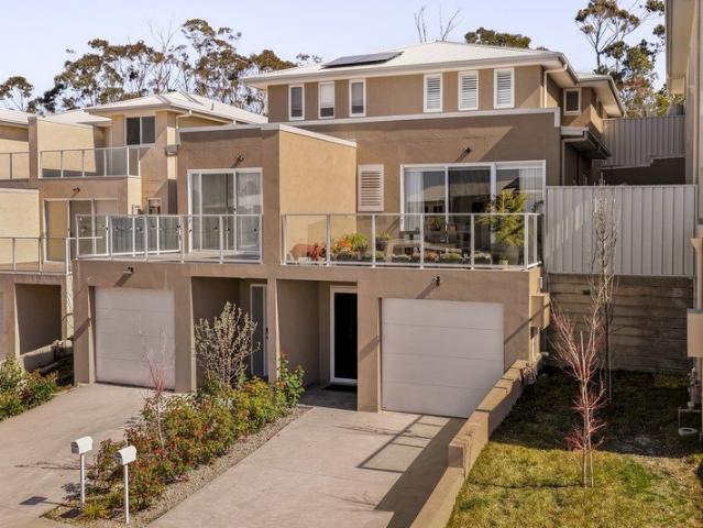 Stylish Easy Care Living on Torrens Title in a Peaceful Setting