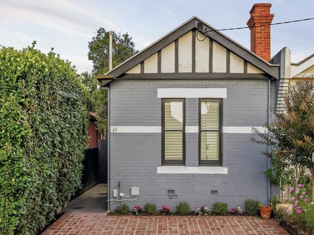 Stylish Edwardian in a Quiet Cul De Sac