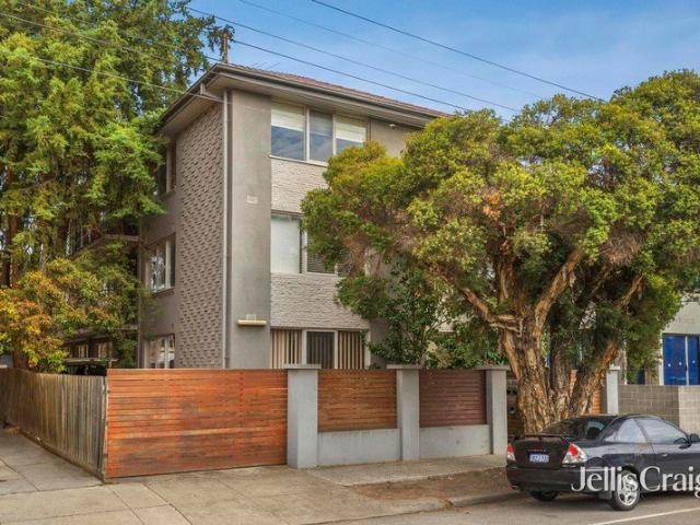 Stylish Elwood Living in a Boutique Beachside Setting