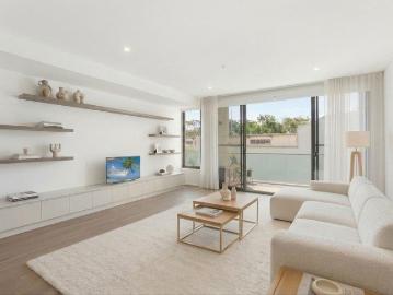 Stylish End Position Townhouse with Park Views