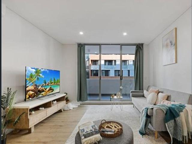 Stylish Fully Furnished 2 Bedroom Apartment with Large Balcony | Wolli Creek