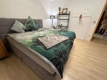 Stylish Fully Furnished 2 Bedroom Apartment – 1st Floor with Parking & Outdoor Seating, Essen Amsterdam Apartments for Rent