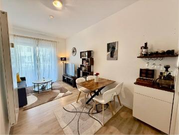 Stylish & fully furnished 2 room apartment in Cologne Bayenthal, Koln Amsterdam Apartments for Rent