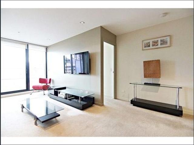 Stylish Fully Furnished Two Bedroom Apartment with Stunning Harbour Views