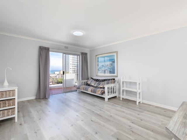 Stylish Fully Furnished Apartment 1 bedroom with Stunning Table Mountain Views – West Beach