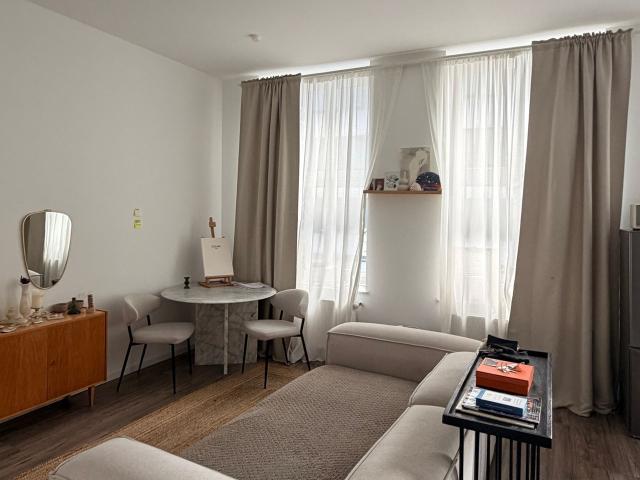 Stylish Fully Furnished Apartment in Prime Ehrenstraße Location, Koln Amsterdam Apartments for Rent