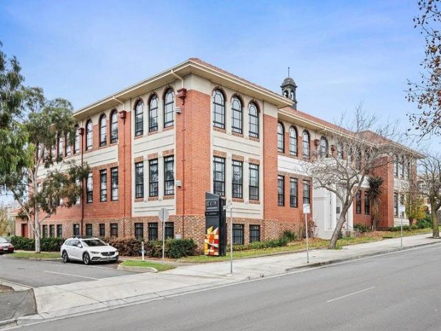 Stylish Fully Furnished Apartment in the Heart of Geelong