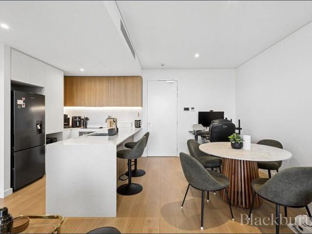 Stylish Fully Furnished Apartment in the Heart of Karrinyup