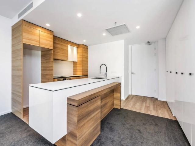 Stylish Fully Furnished Apartment in the Heart of the City