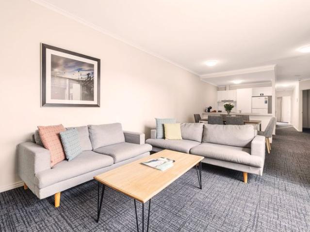 Stylish Fully Furnished Apartments in Prime Kew Location – Pool, Parking, All Bills Included!