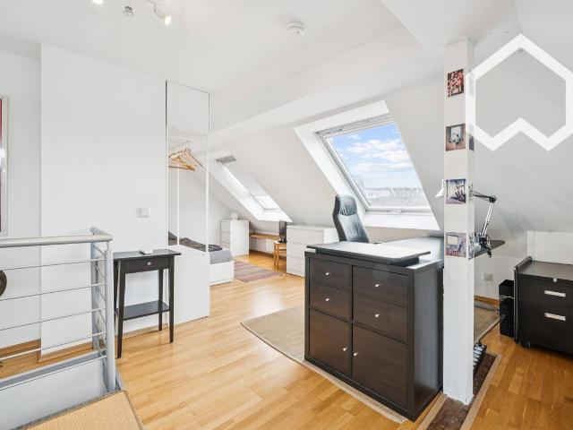 Stylish, Fully Furnished Maisonette Apartment in Düsseldorf Düsseltal near Schillerplatz – Comfort, Charm, and Prime Location, Dusseldorf Amsterdam Apartments for Rent