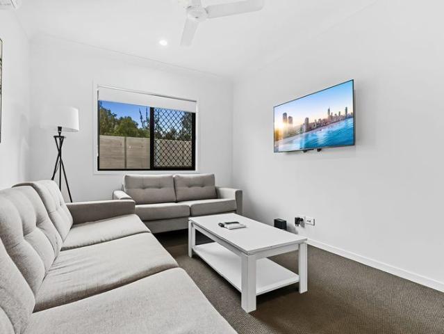 Stylish Fully Furnished Short Term Living in the Heart of Caboolture