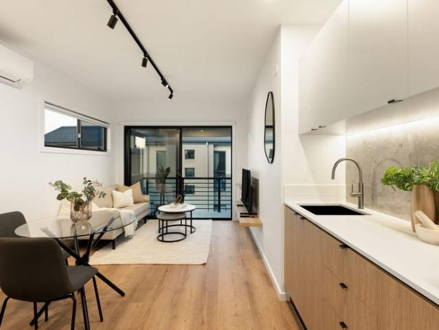 Stylish, Fully Furnished Studio Apartment All bills & Netflix included!