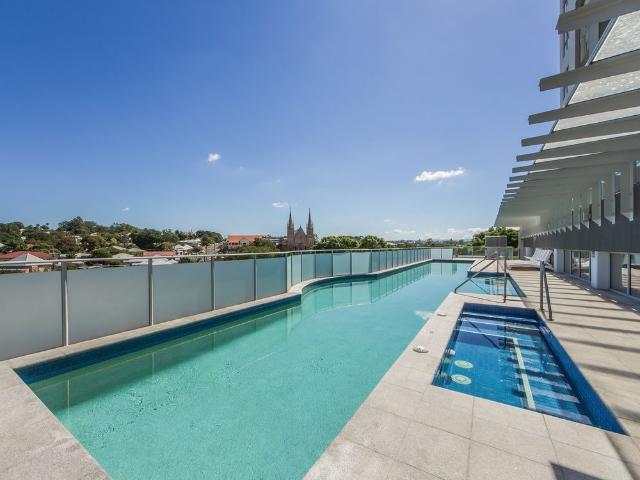 Stylish Fully Furnished Studio Apartment in the Heart of Ipswich CBD