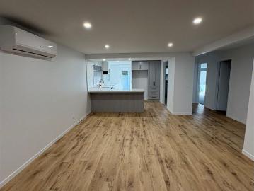 Stylish, Fully Renovated & Unbeatable Central Location