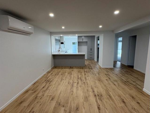 Stylish, Fully Renovated & Unbeatable Central Location
